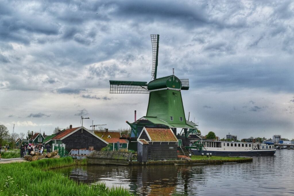Discover the Netherlands 🇳🇱 Zaanse Schans, Amsterdam City Tour & Canal Cruise