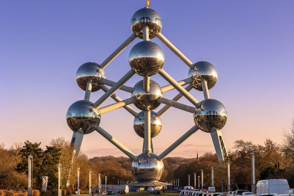 Belgium to France 🇧🇪🇫🇷 Brussels City Tour & Journey to Paris